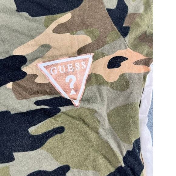 Junior's Guess Camouflage T-Shirt Size Medium Short Sleeve Camo Green - Exc - Picture 4 of 10